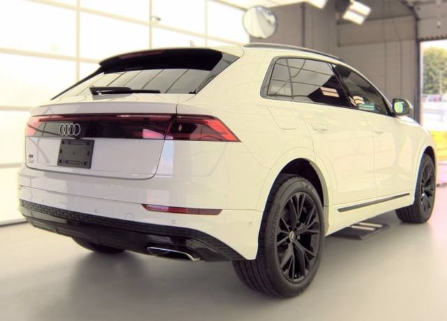 Used 2024 Audi Q8 Premium Plus w/ Premium Plus Package AWD/4WD image 5