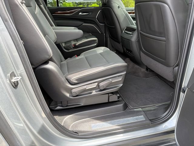 Used 2024 Cadillac Escalade ESV Premium Luxury image 15