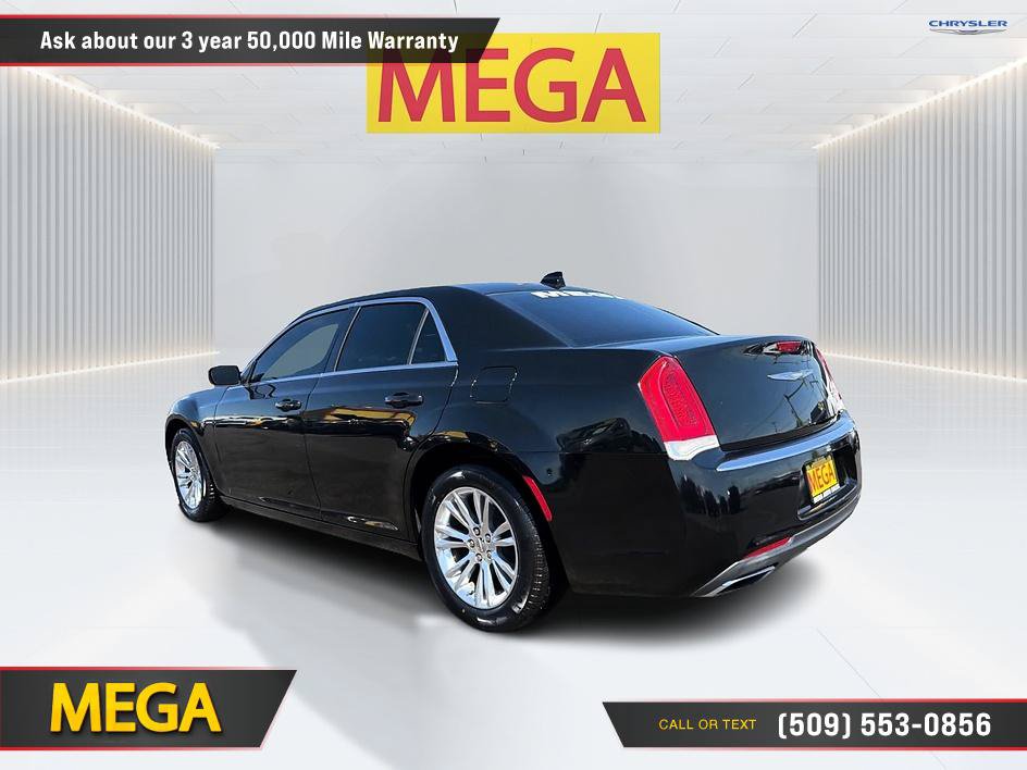 Used 2017 Chrysler 300 Limited w/ Value Package RWD image 9