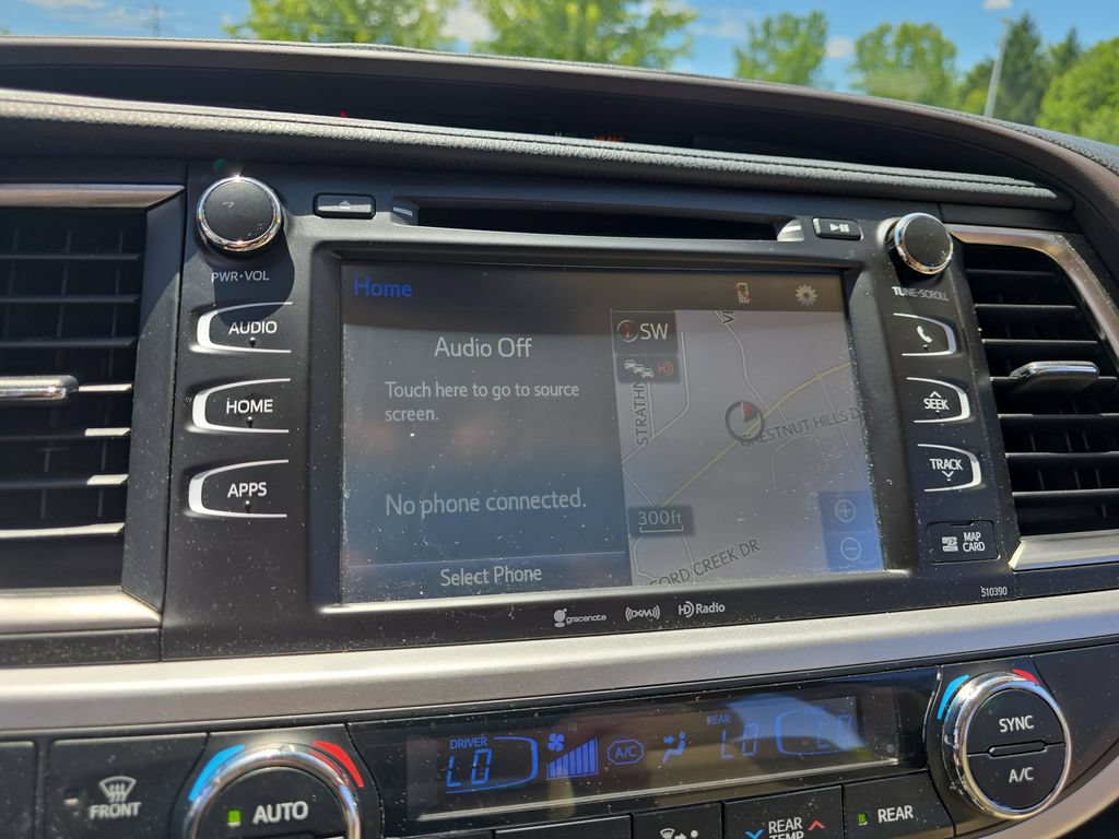 Certified 2019 Toyota Highlander XLE AWD/4WD image 25