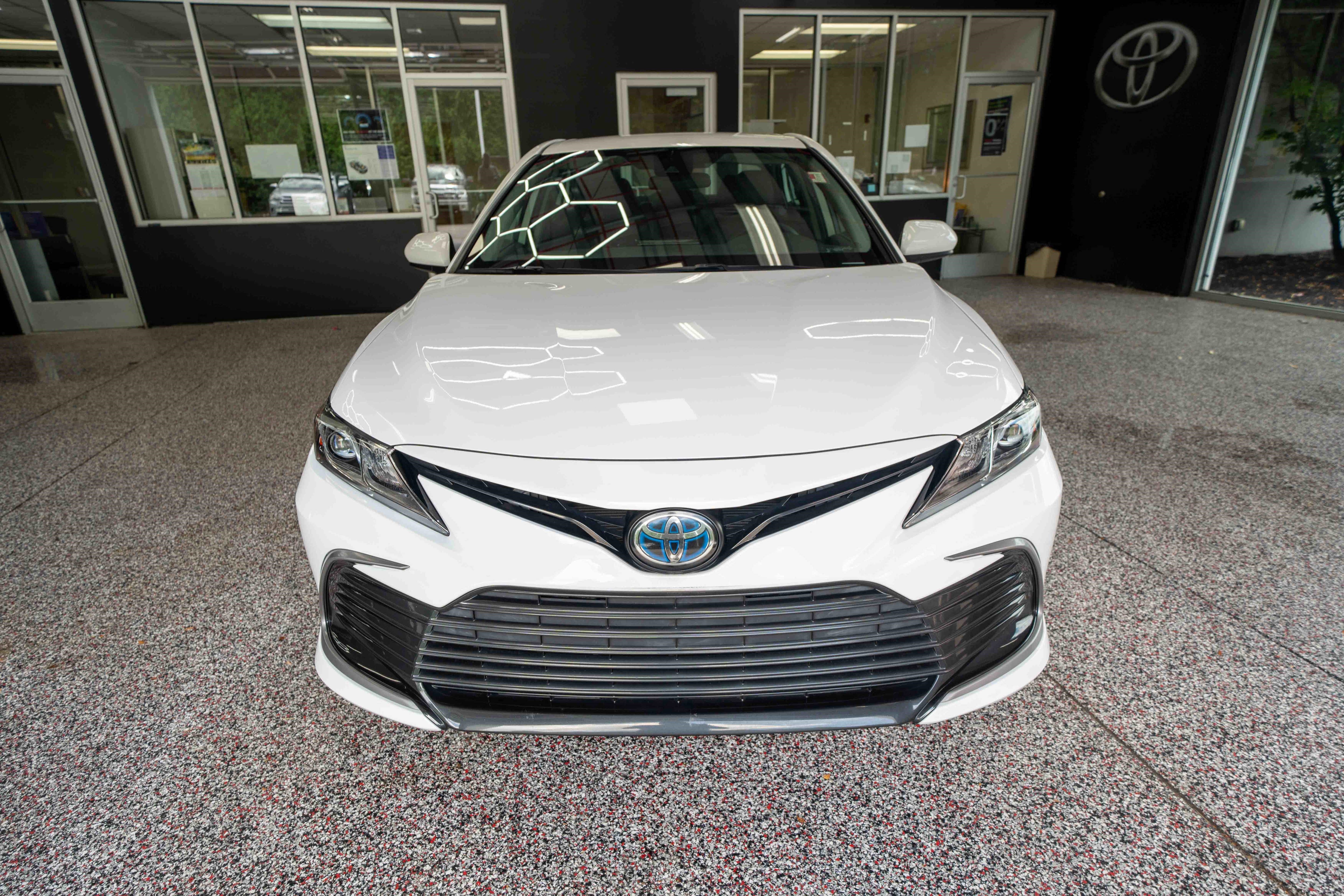 Used 2021 Toyota Camry LE FWD image 6