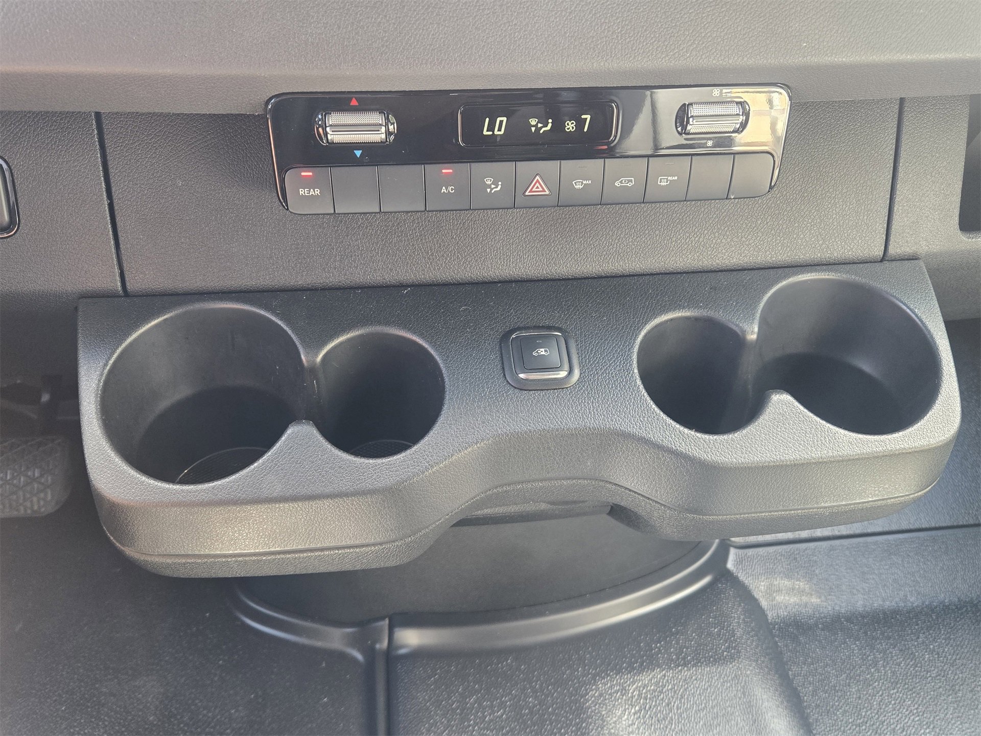 Used 2024 Mercedes-Benz Sprinter 3500 image 18