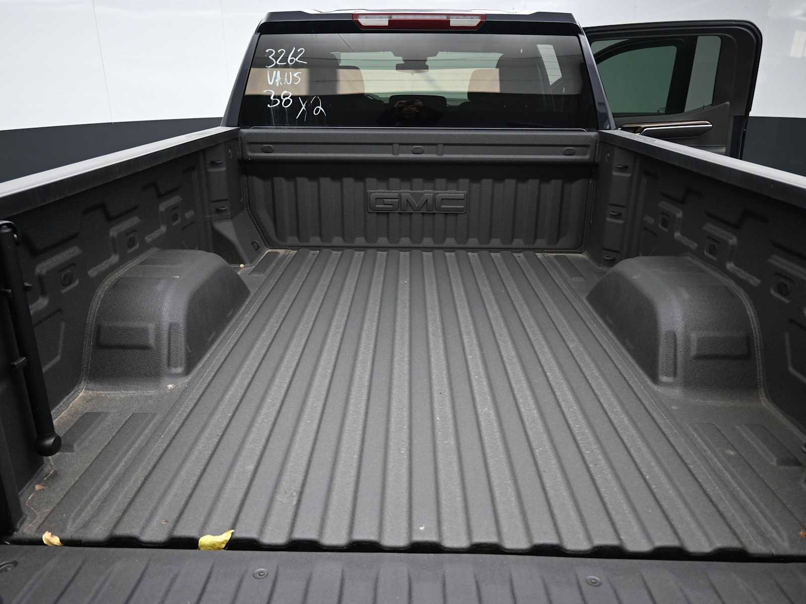 New 2025 GMC Sierra 1500 Elevation w/ LPO, Elevation Black Package image 14