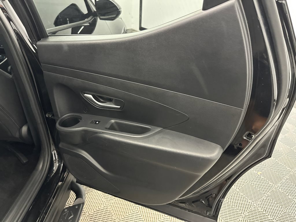 Used 2025 Hyundai Santa Cruz SEL FWD image 16