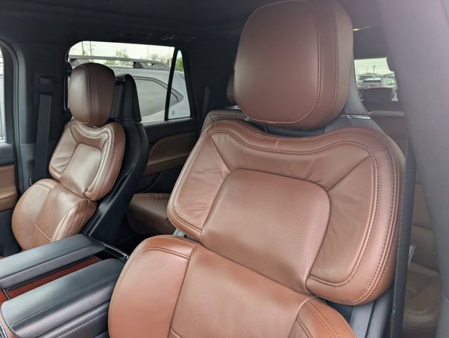 Used 2022 Lincoln Navigator Reserve image 10