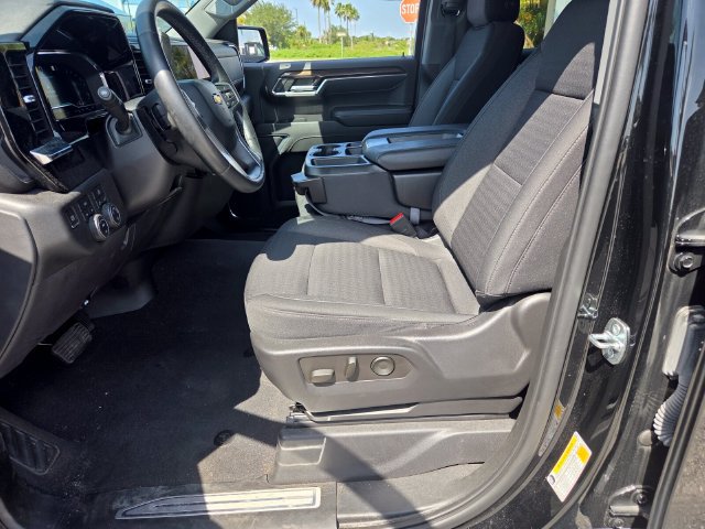 Used 2023 Chevrolet Silverado 1500 LT AWD/4WD image 9