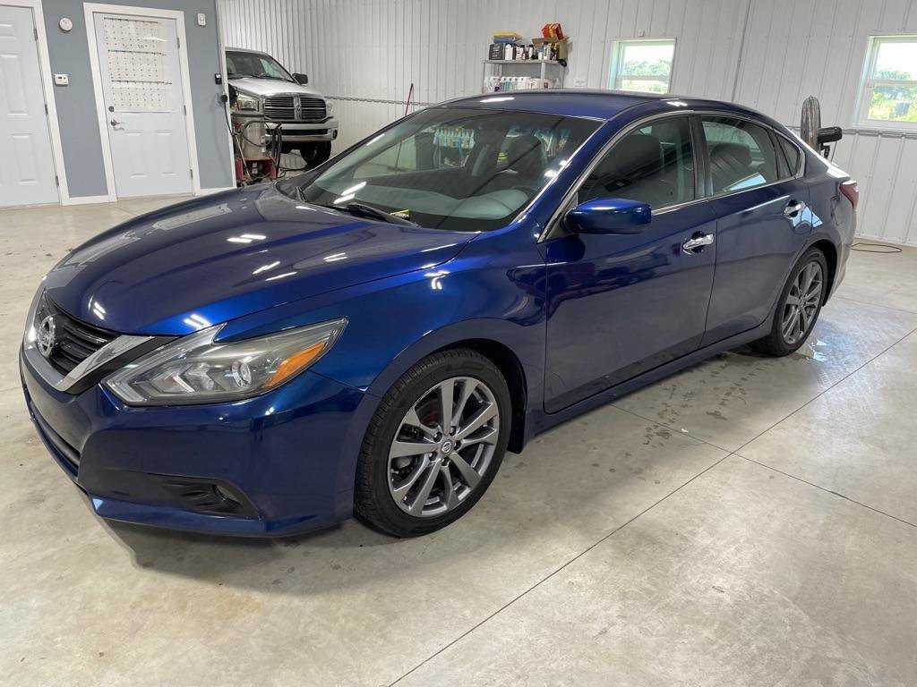 Used 2018 Nissan Altima 2.5 SR w/ SR Special Edition FWD image 3