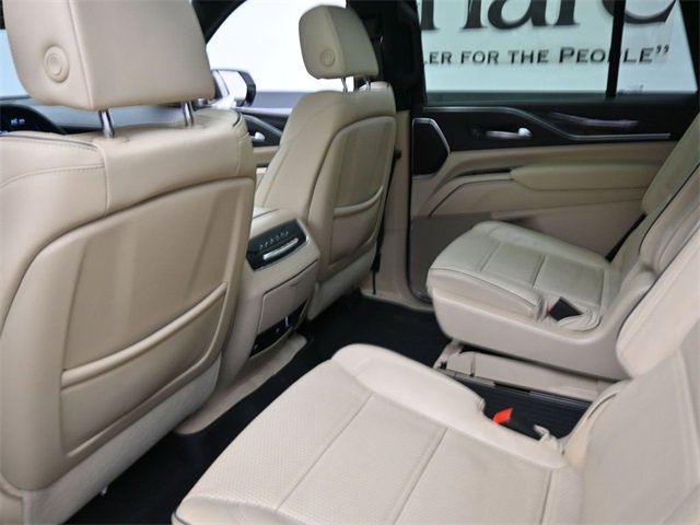 Used 2023 Cadillac Escalade Premium Luxury image 25