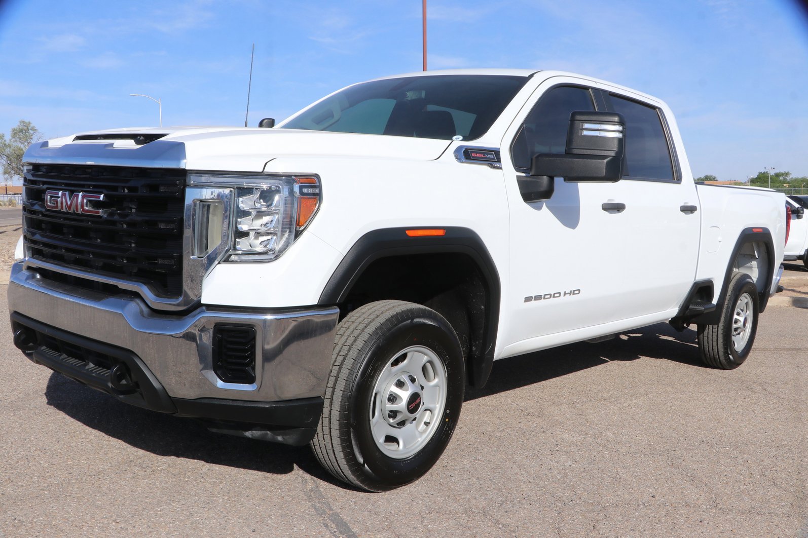 Used 2020 GMC Sierra 2500 4x4 Crew Cab w/ Convenience Package image 3