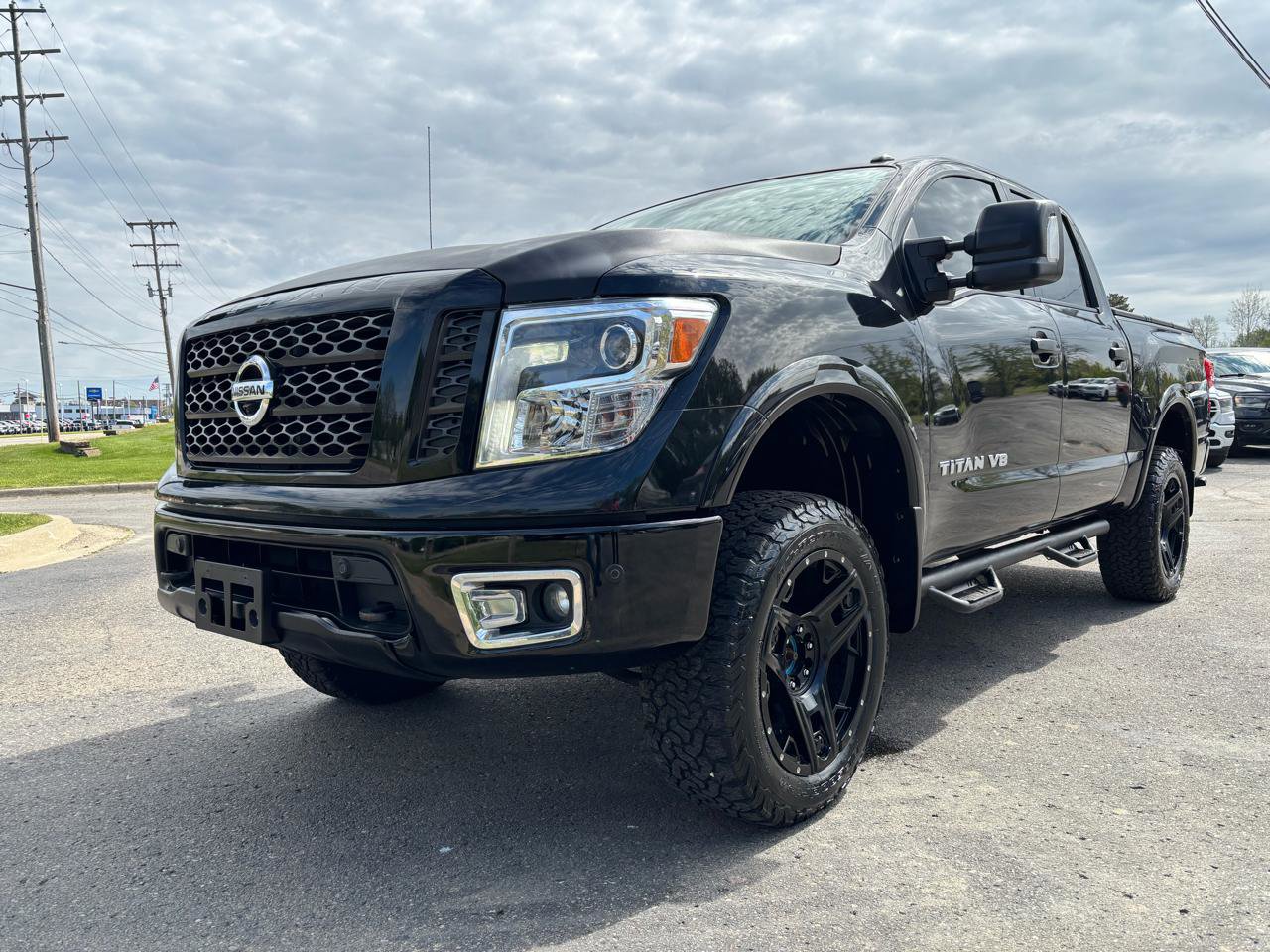 Used 2018 Nissan Titan PRO-4X AWD/4WD image 1