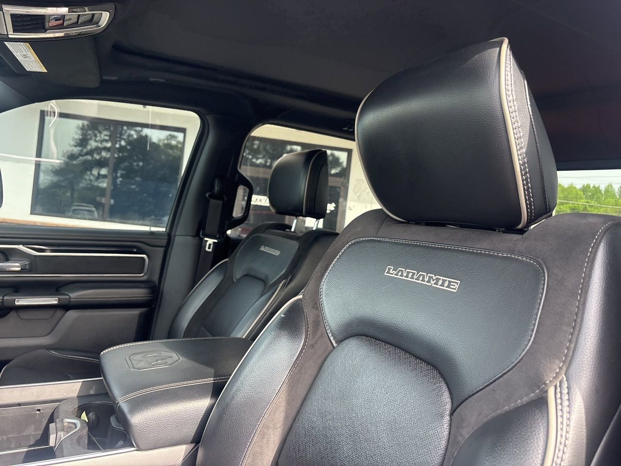 Used 2021 RAM 1500 Laramie AWD/4WD image 3