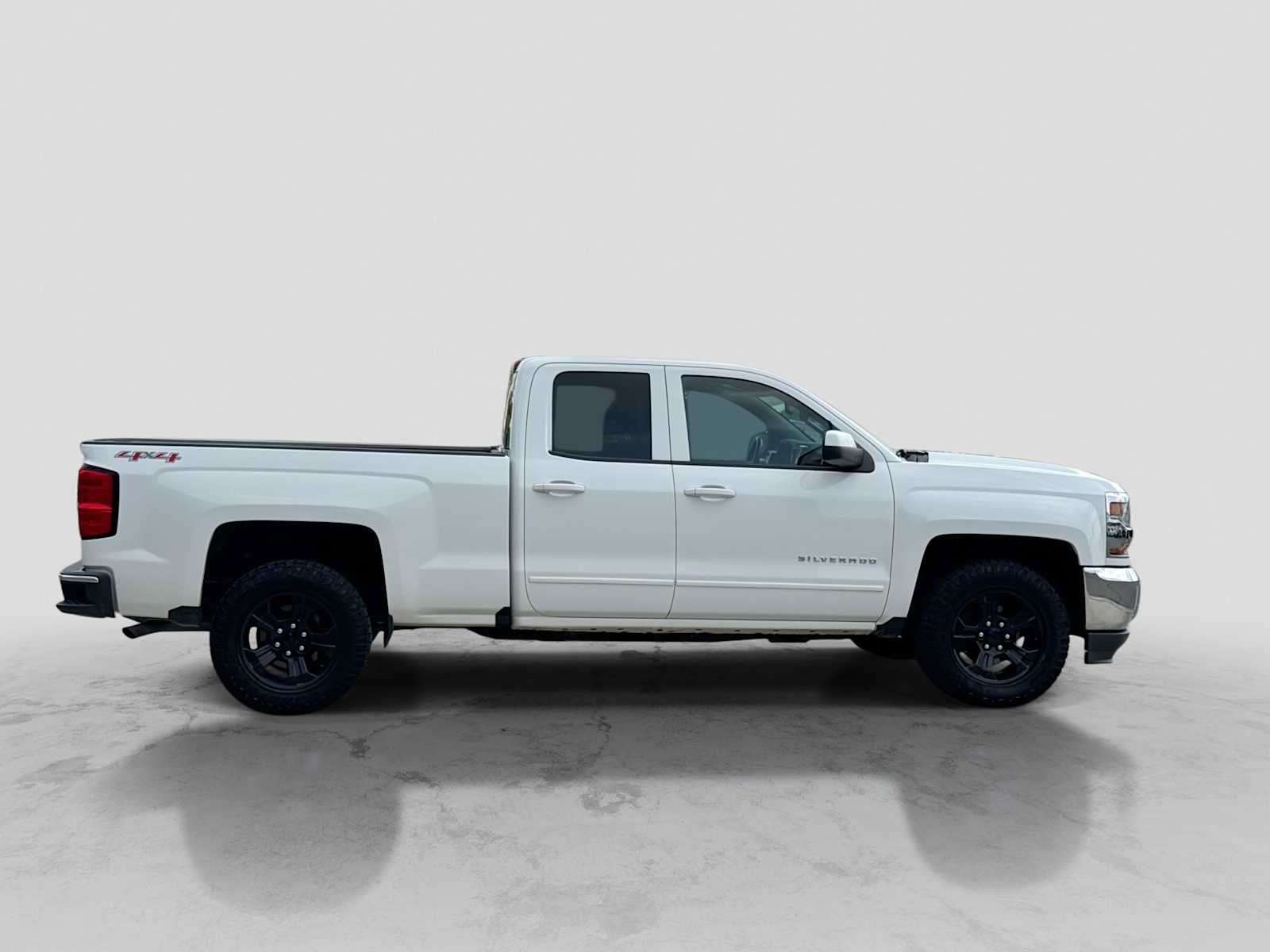 Used 2017 Chevrolet Silverado 1500 LT w/ All Star Edition AWD/4WD image 7