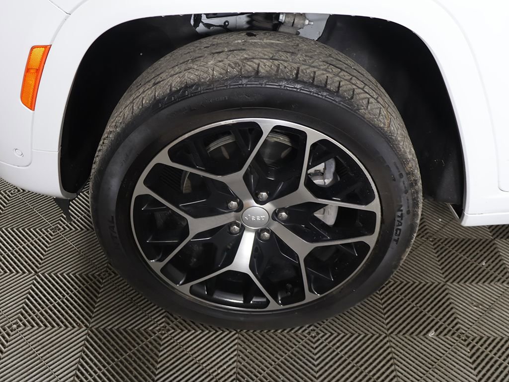 Used 2023 Jeep Grand Cherokee Summit image 22