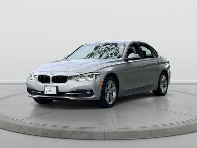 Used 2018 BMW 330i xDrive Sedan AWD/4WD image 3