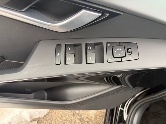 Certified 2023 Kia Niro EX image 33