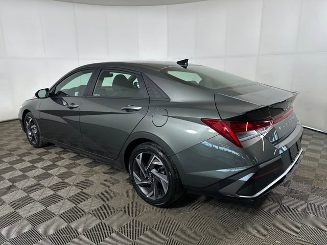 Certified 2025 Hyundai Elantra SEL image 36