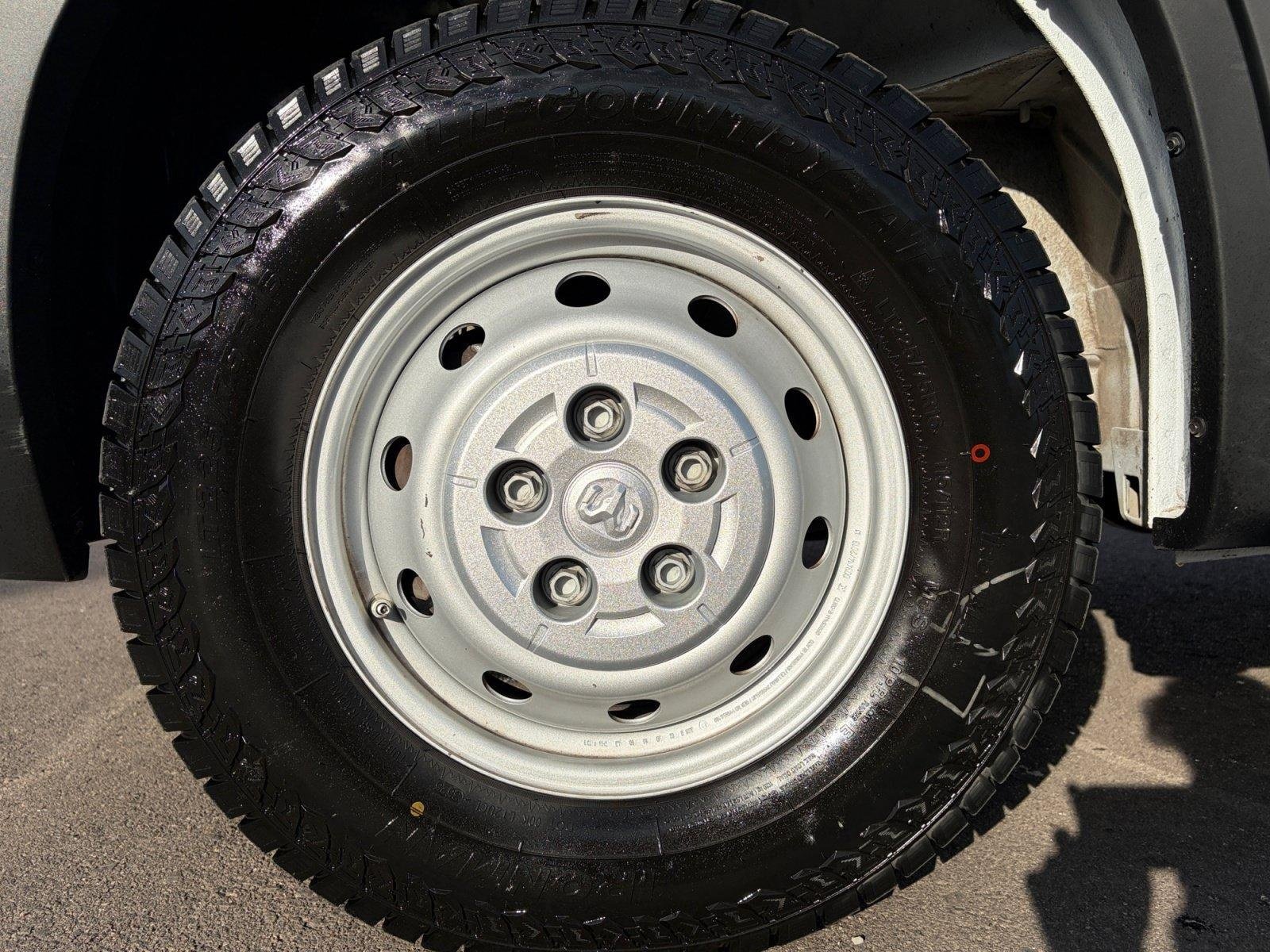 Used 2023 RAM ProMaster 2500 FWD image 11