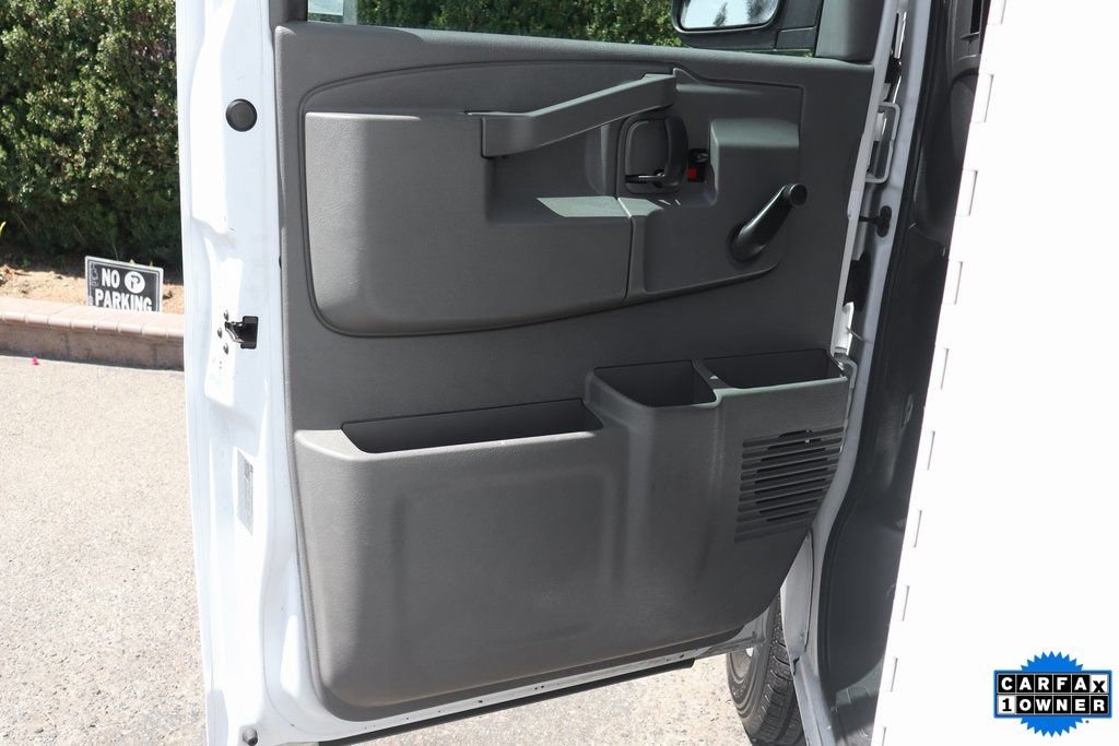 Used 2018 Chevrolet Express 3500 RWD image 14