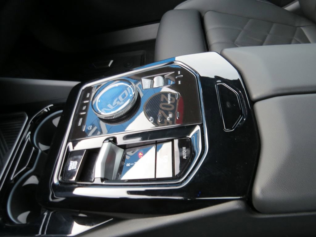 Used 2025 BMW 530i xDrive AWD/4WD image 30