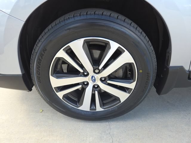 Used 2018 Subaru Outback 3.6R Limited AWD/4WD image 11