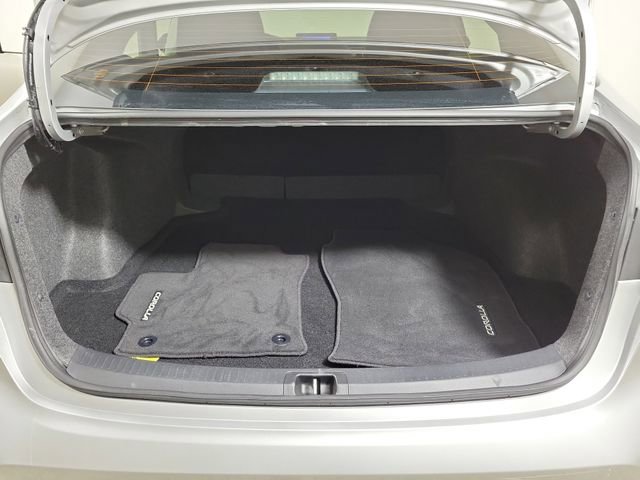 Used 2025 Toyota Corolla LE FWD image 10