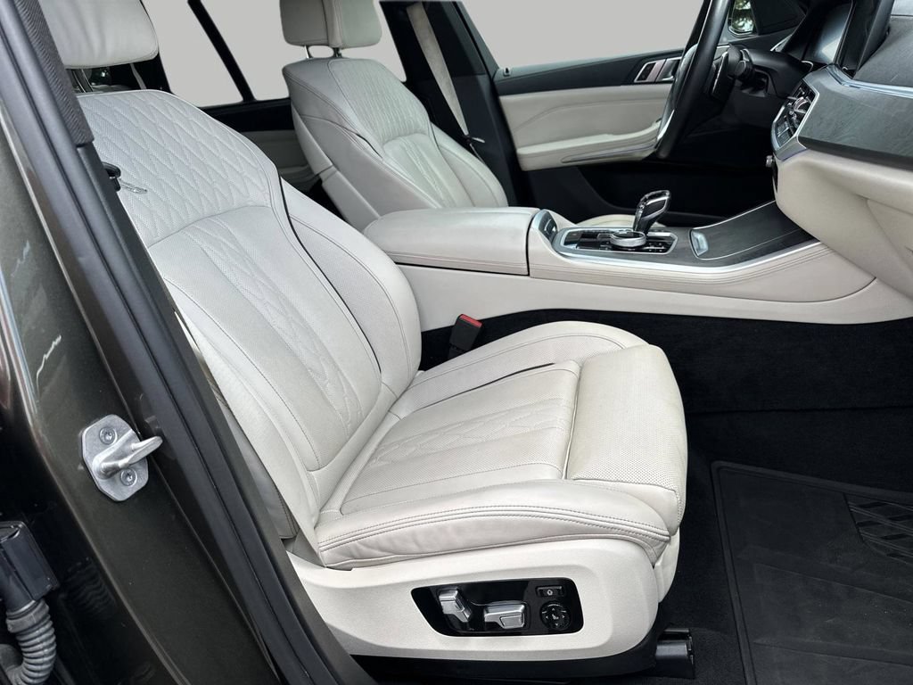Used 2022 BMW X5 sDrive40i w/ Executive Package RWD image 25