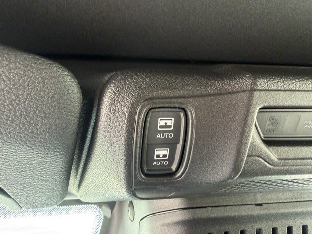 Used 2026 Jeep Wrangler Unlimited Sahara AWD/4WD image 11