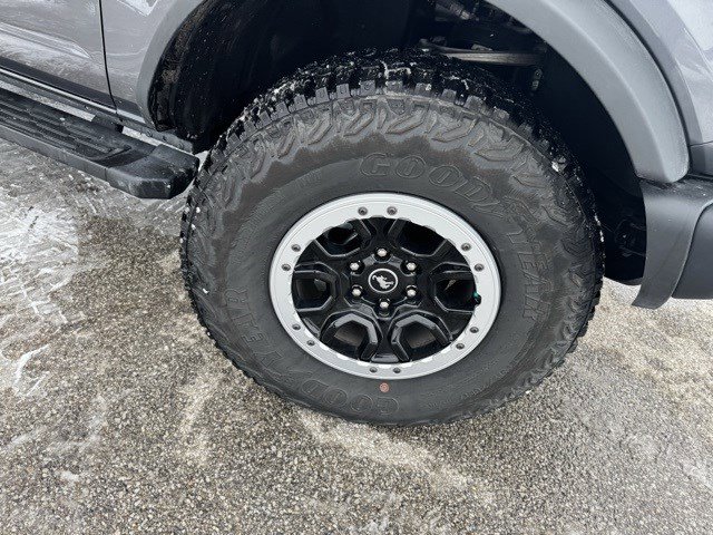 Used 2023 Ford Bronco Badlands image 35