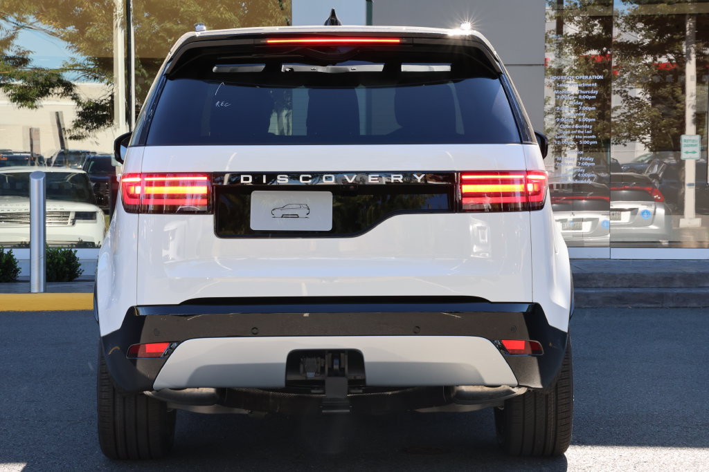 New 2026 Land Rover Discovery Limited Edition AWD/4WD image 6