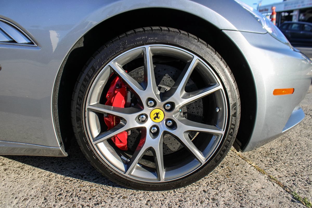 Used 2012 Ferrari California RWD image 48