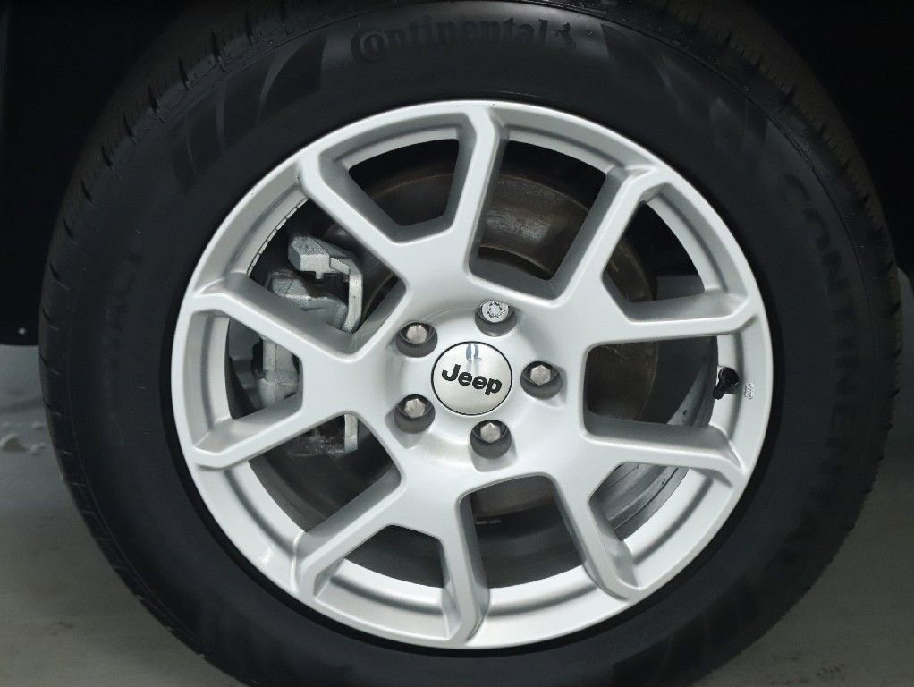 Used 2022 Jeep Renegade Latitude w/ Convenience Group AWD/4WD image 39