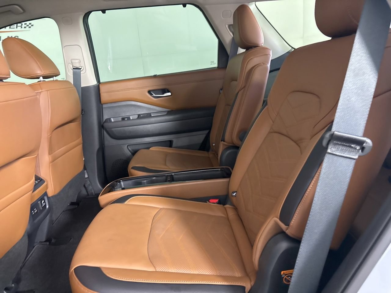 Used 2025 Nissan Pathfinder Platinum AWD/4WD image 25