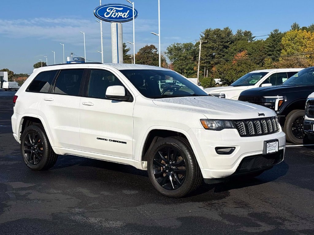 Used 2018 Jeep Grand Cherokee Altitude AWD/4WD image 1