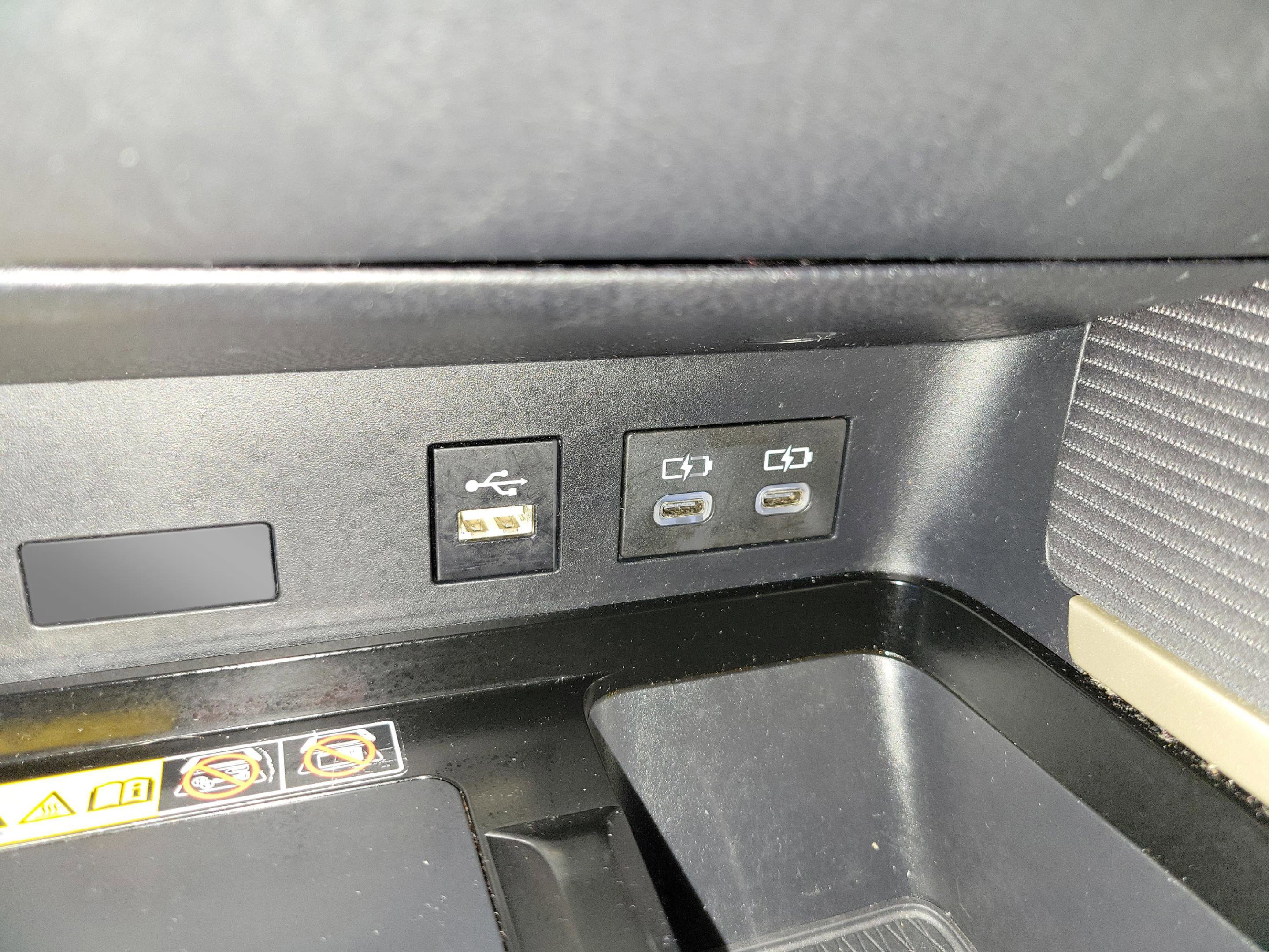 Used 2025 Toyota Camry SE image 13