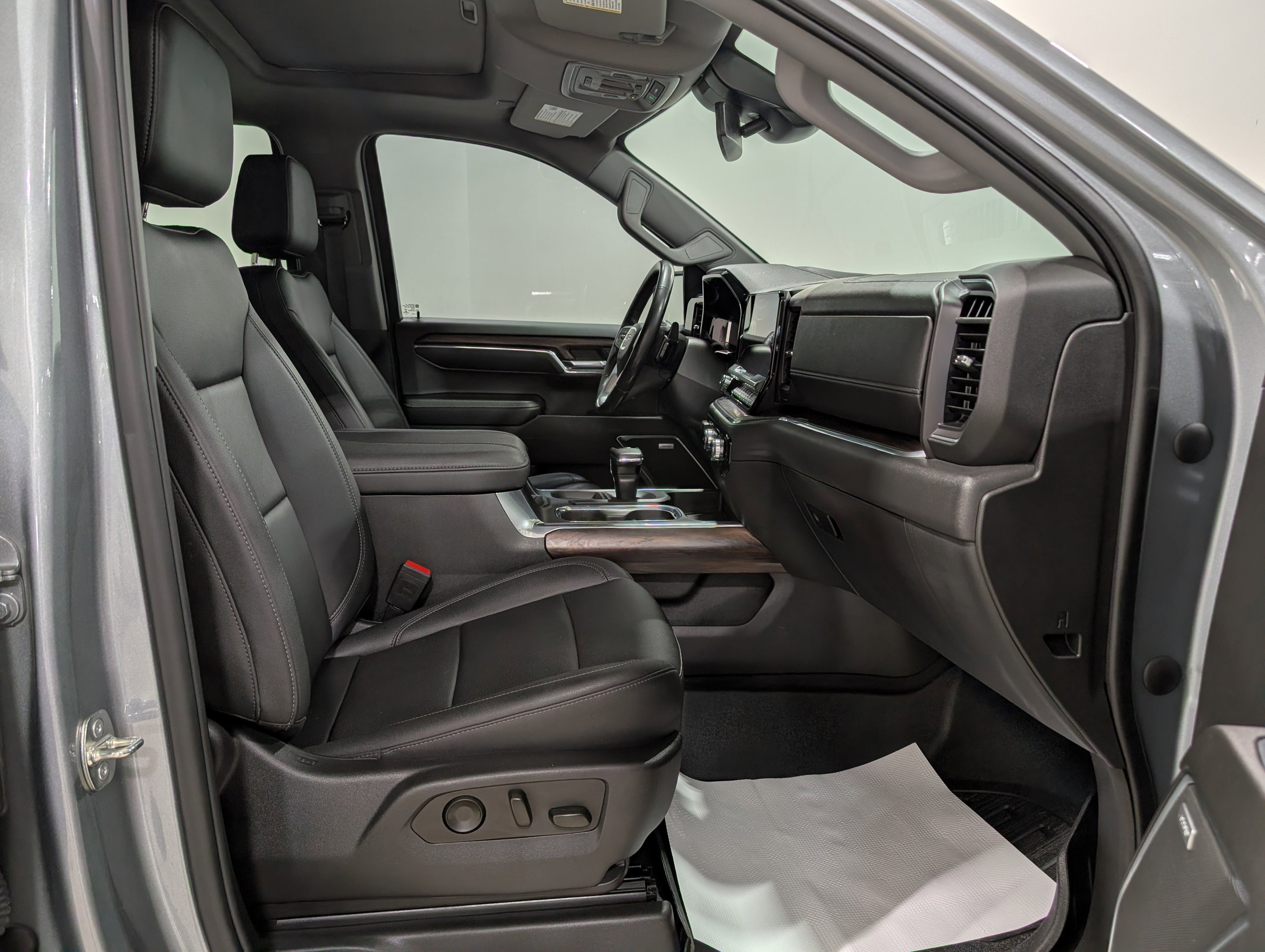 Used 2023 GMC Sierra 1500 SLT w/ SLT Premium Plus Package image 21