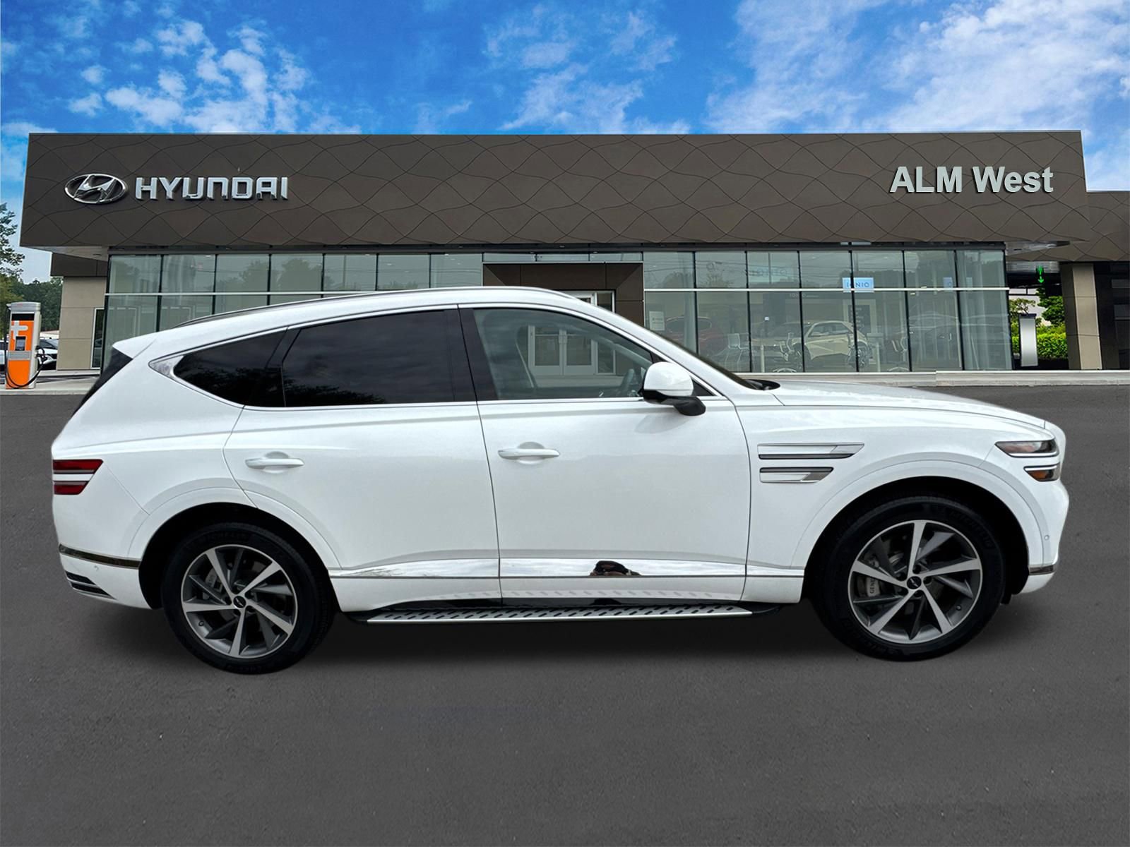 Used 2025 Genesis GV80 2.5T Advanced AWD/4WD image 4