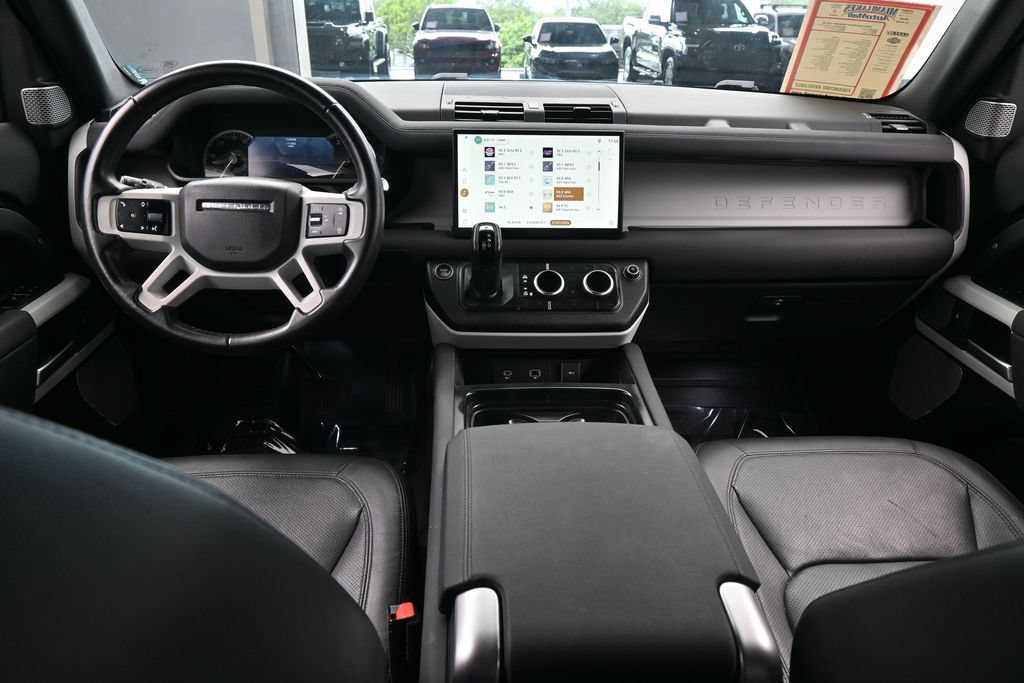 Used 2023 Land Rover Defender 130 SE AWD/4WD image 38