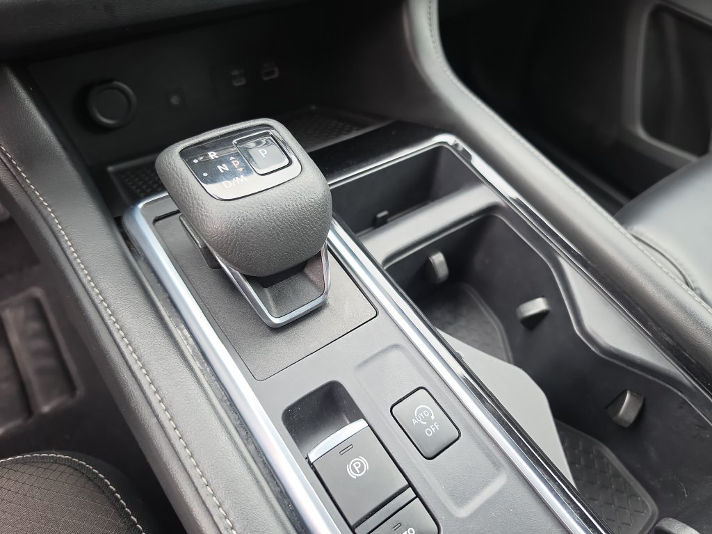 Used 2024 Nissan Pathfinder SL AWD/4WD image 24
