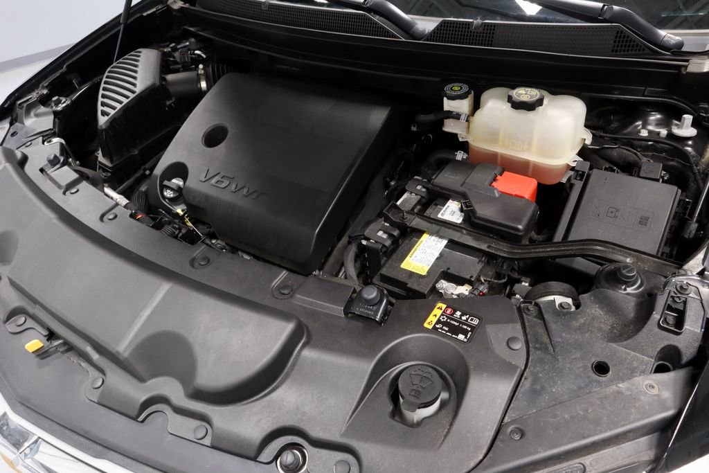 Used 2023 Chevrolet Traverse LT FWD image 18