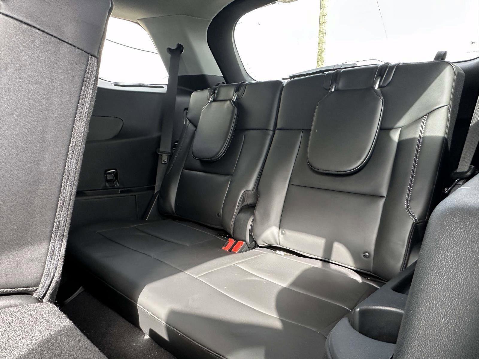 Used 2023 Ford Explorer XLT w/ Equipment Group 202A image 11