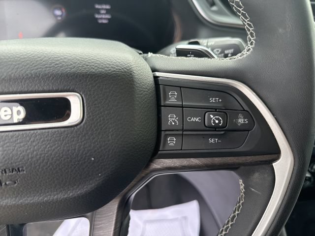 Used 2023 Jeep Grand Cherokee L Limited w/ Luxury Tech Group II AWD/4WD image 18