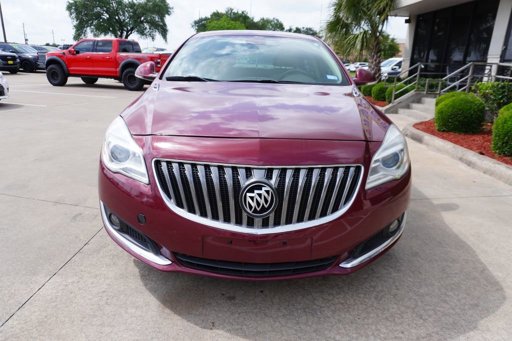 Used 2017 Buick Regal Premium image 2