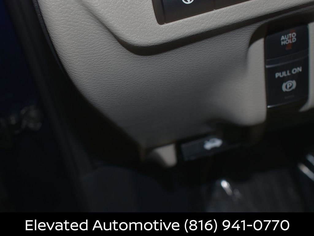 Certified 2025 Nissan Murano Platinum w/ Cargo Package image 13