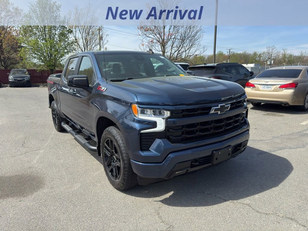 Used 2023 Chevrolet Silverado 1500 RST image 2