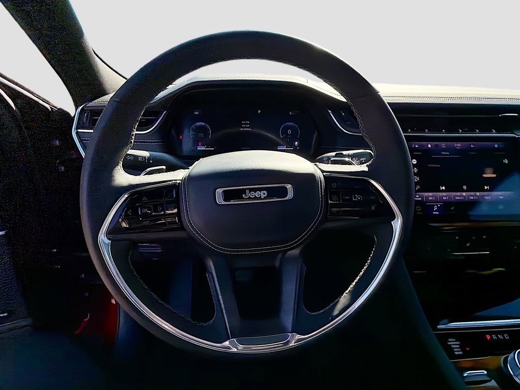 Used 2023 Jeep Grand Cherokee Overland image 41