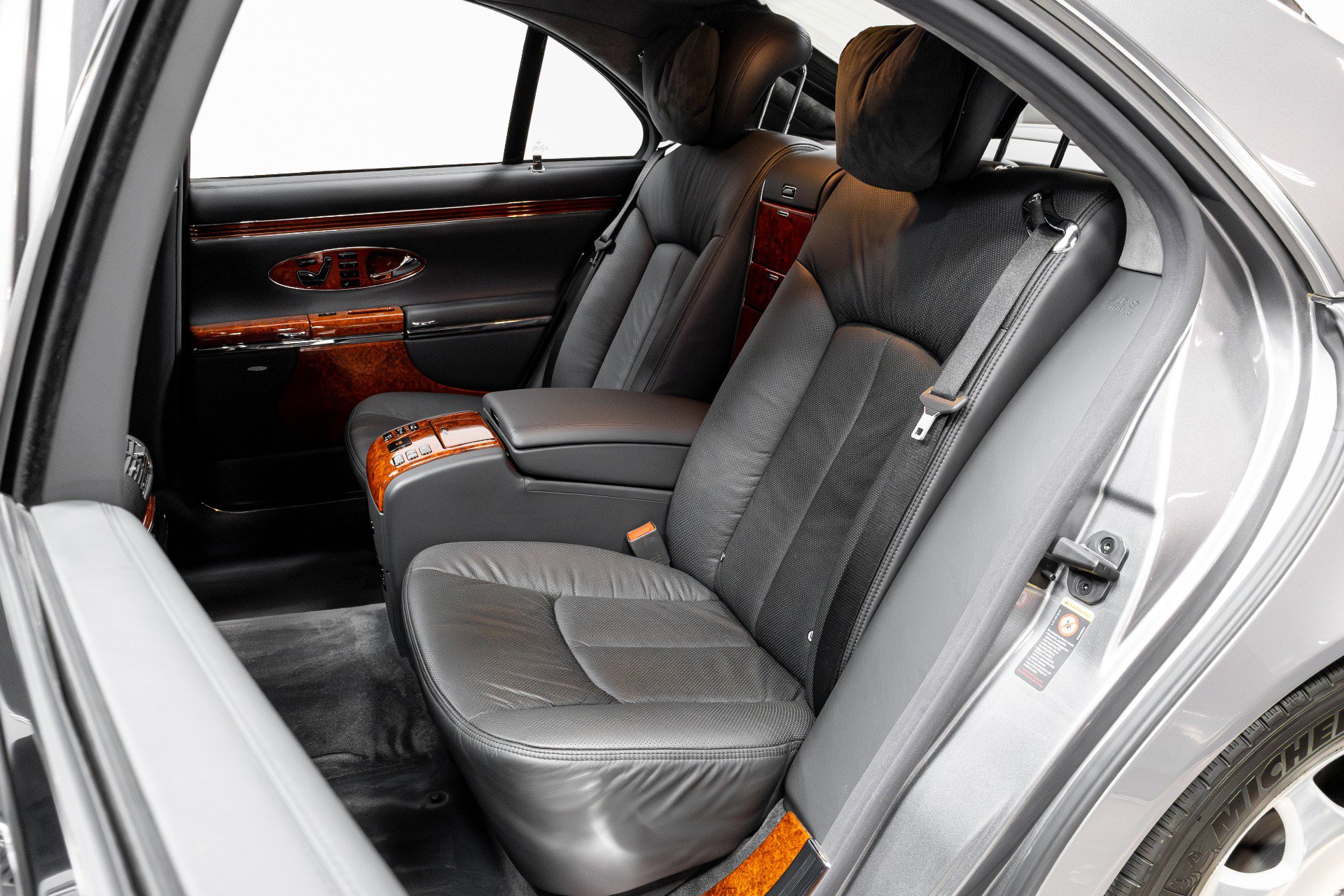 Used 2004 Maybach 57 image 45