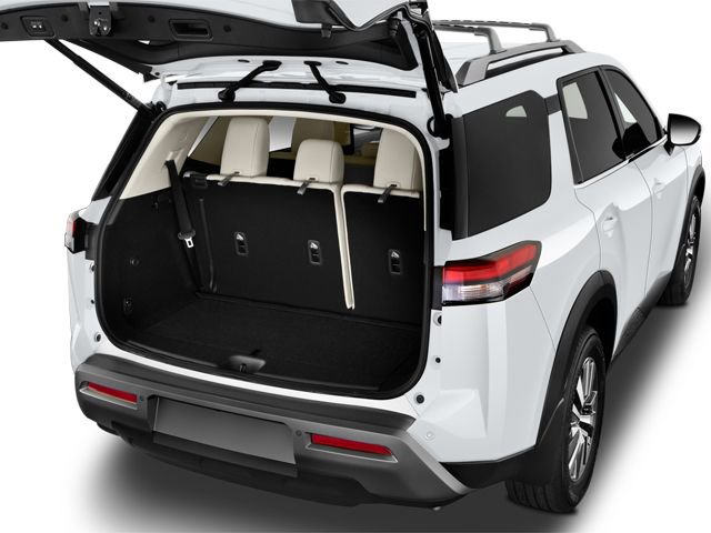 Used 2025 Nissan Pathfinder Platinum AWD/4WD image 7