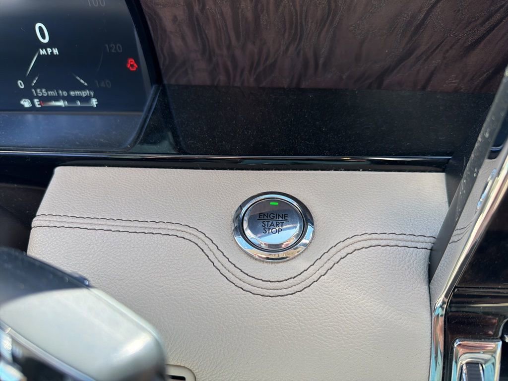 Certified 2021 Lincoln Navigator Reserve w/ Luxury Package image 32