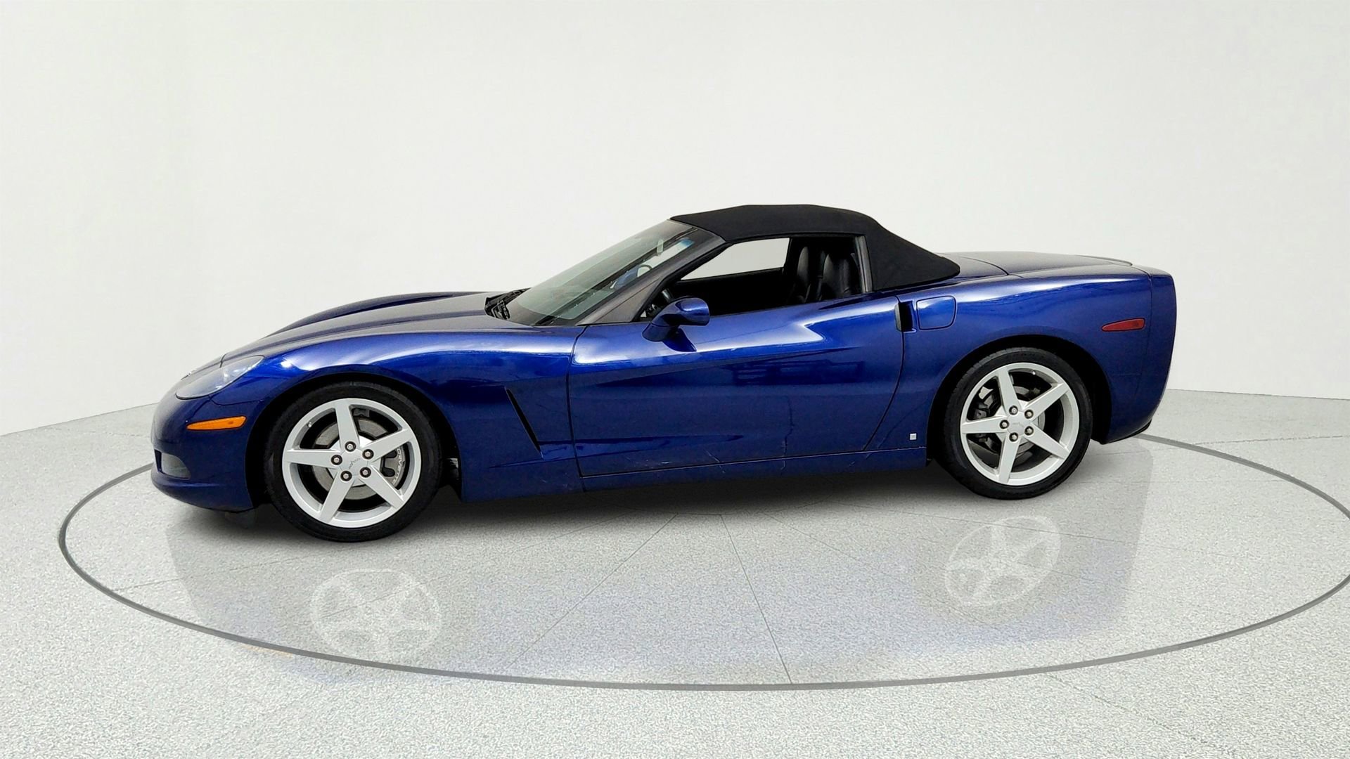 Used 2007 Chevrolet Corvette Convertible RWD image 2