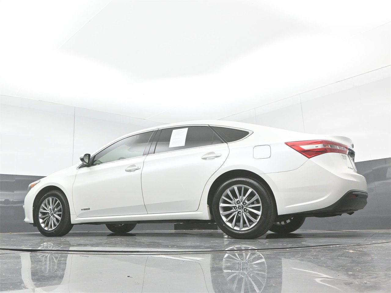 Used 2016 Toyota Avalon Limited image 35